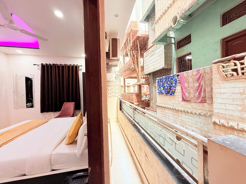 Executive Double Room, City View | Laptop workspace, iron/ironing board, rollaway beds, free WiFi