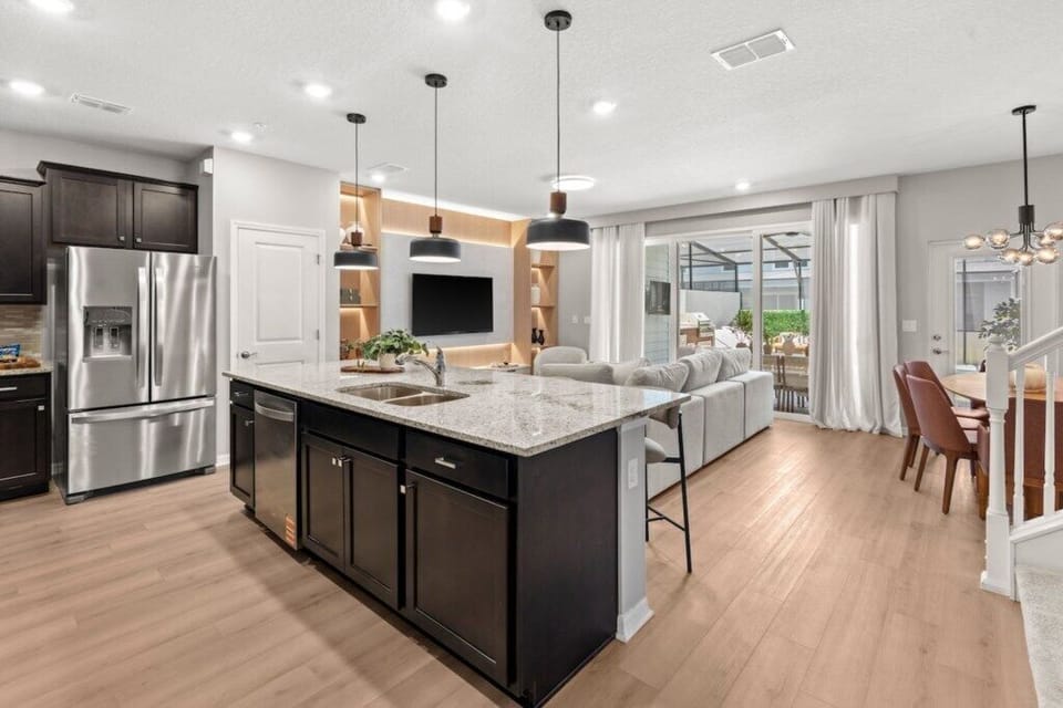 Full kitchen image 4