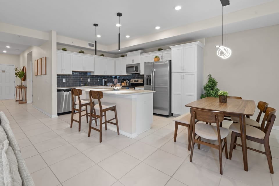 13-web-or-mls-4741clocktower306NextayHomes-13