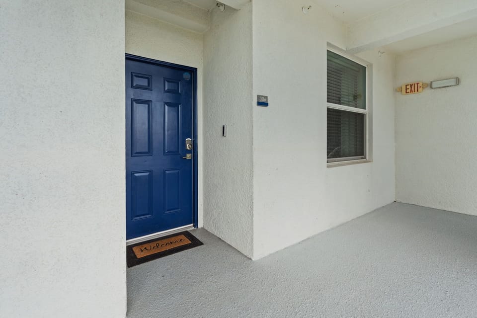 25-web-or-mls-4741clocktower306NextayHomes-25