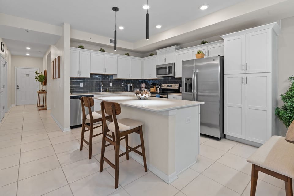 17-web-or-mls-4741clocktower306NextayHomes-17