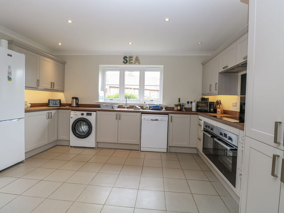 Fridge, microwave, dishwasher, toaster