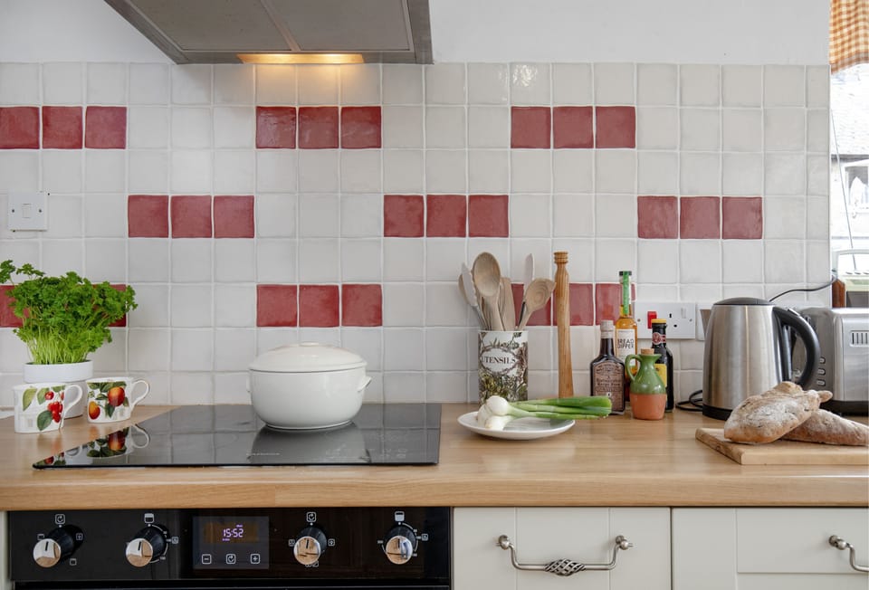 Withycombe, Beer. Ground floor: Prepare delicious family meals