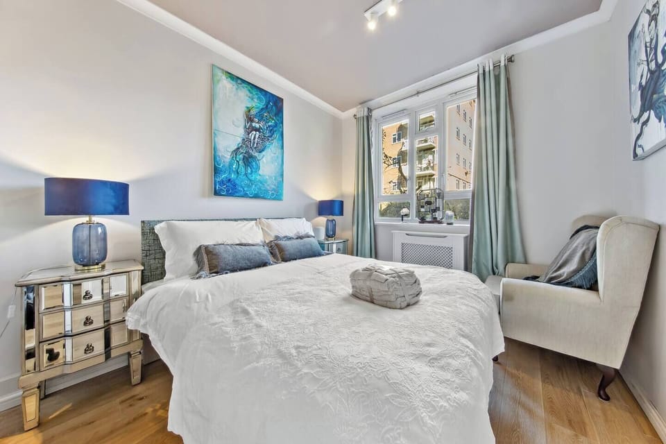 Bed/ Bedroom (3)