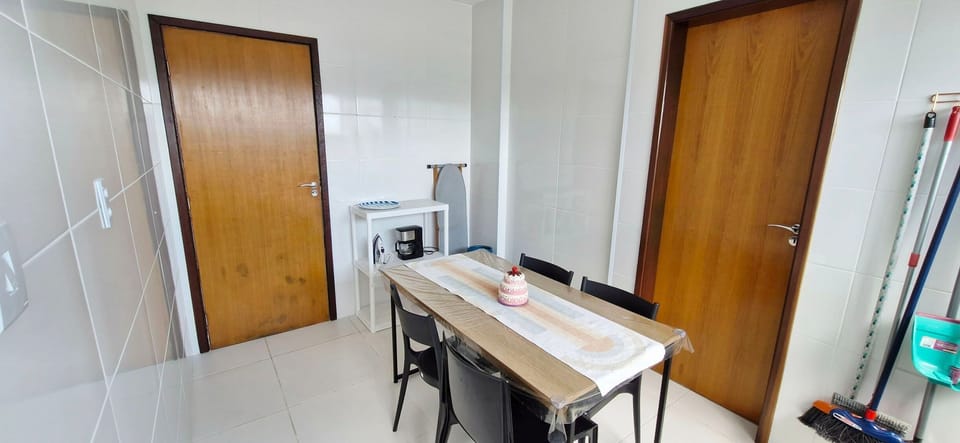 Comfort Apartment | Dining