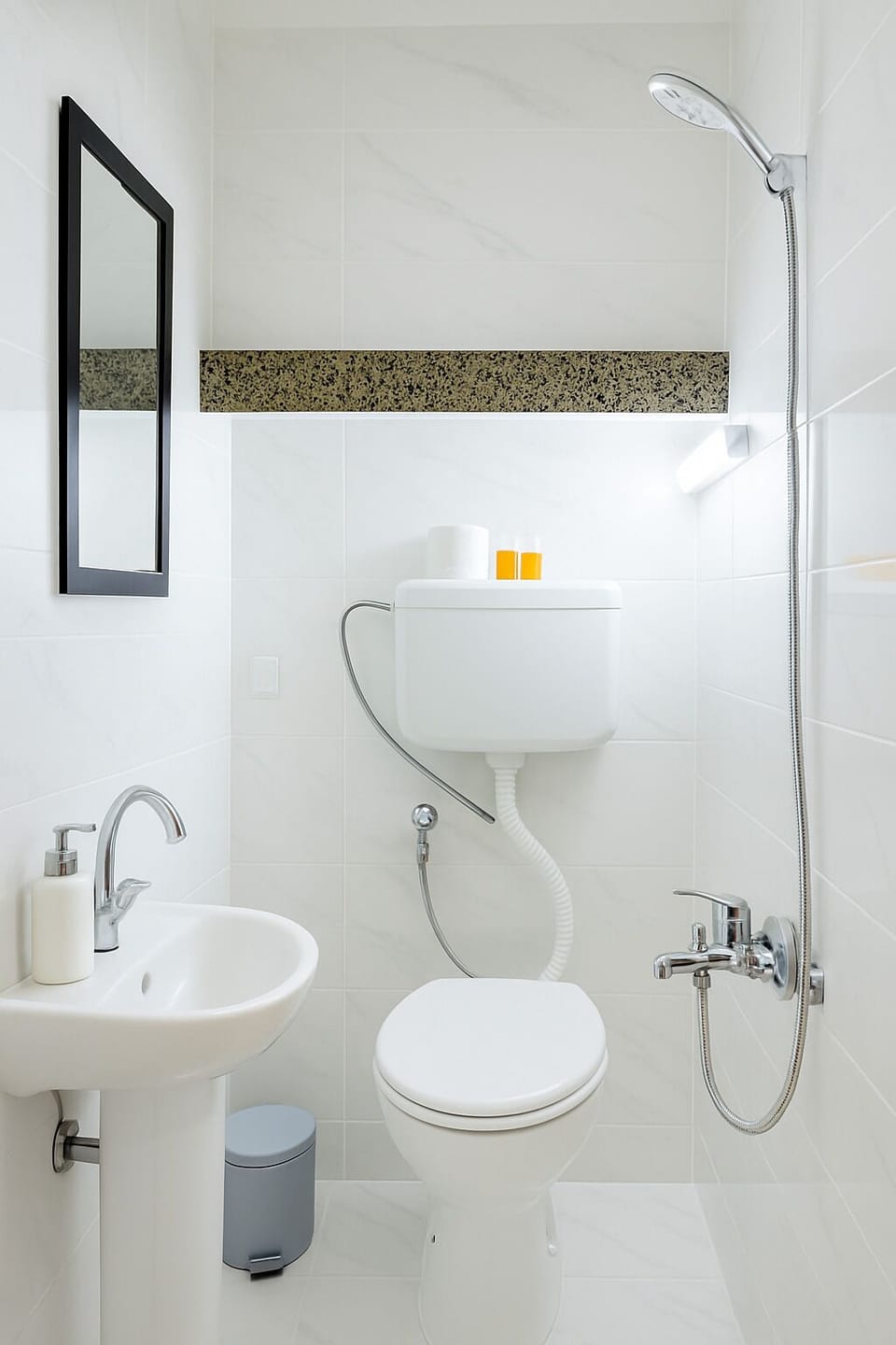 Classic Single Room | Bathroom | Shower, towels, soap, shampoo