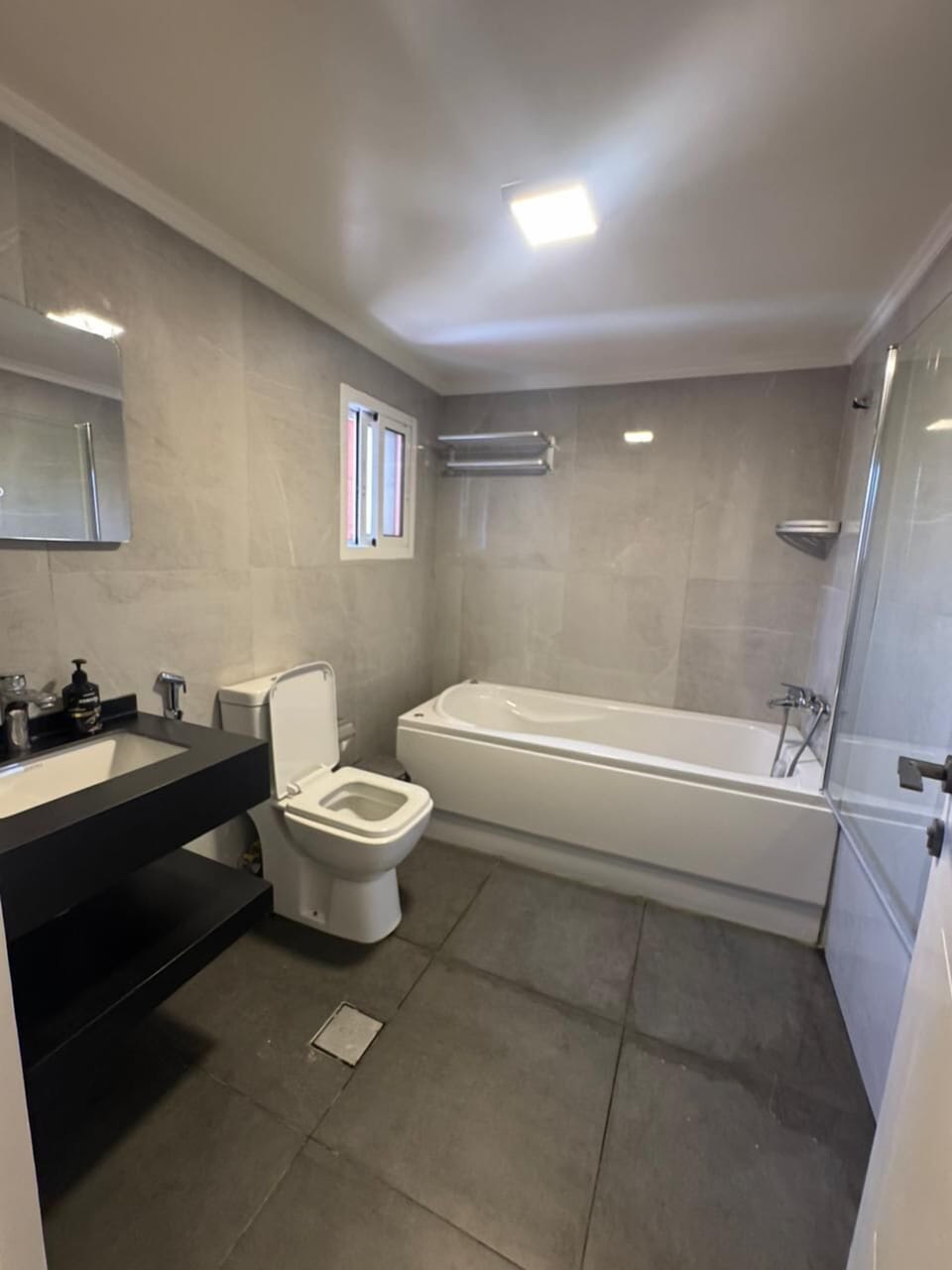 Deluxe Suite, Balcony, Mountain View | Bathroom | Bidet, towels, soap, shampoo