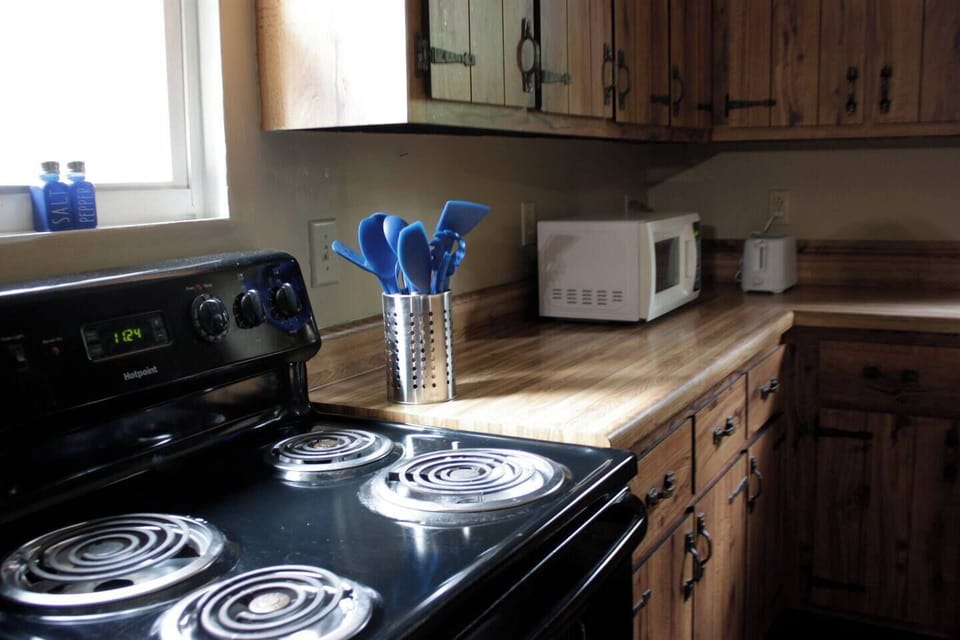 Yep, it comes with a microwave and a toaster as well