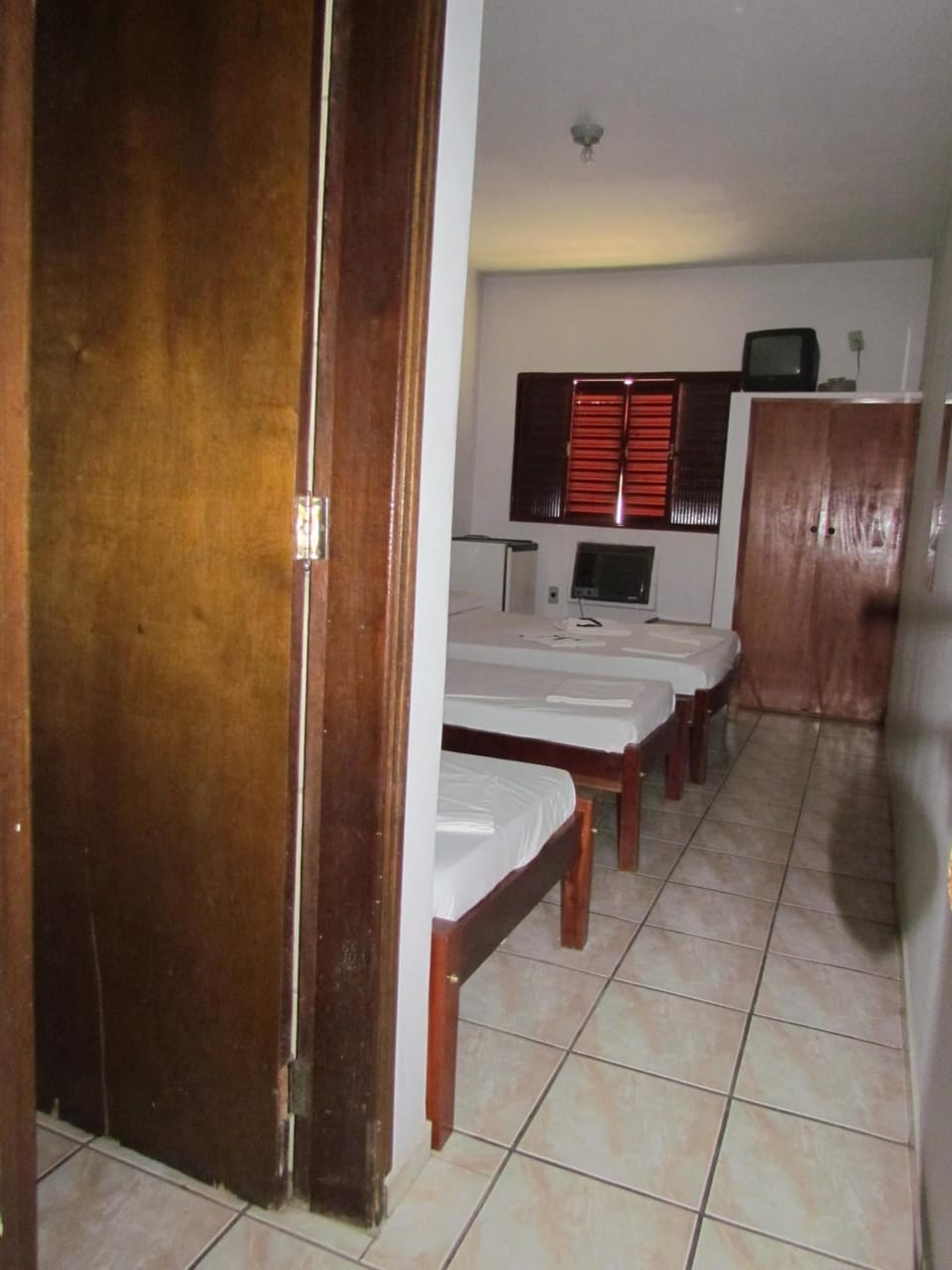 Minibar, free WiFi, bed sheets