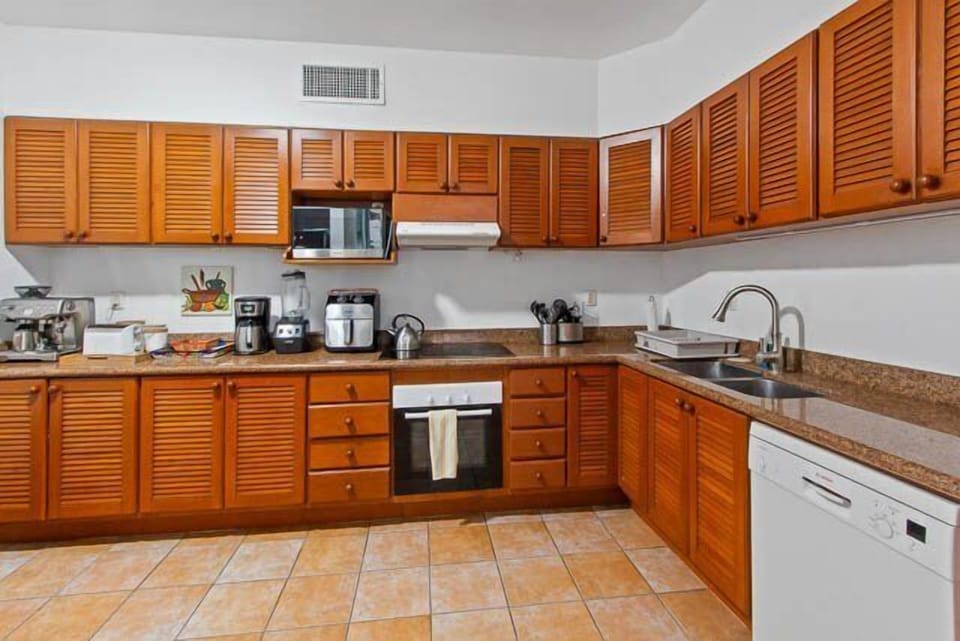 Fully equipped kitchen