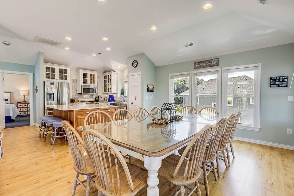 Top-Level Dining Room with Table (seats 12)