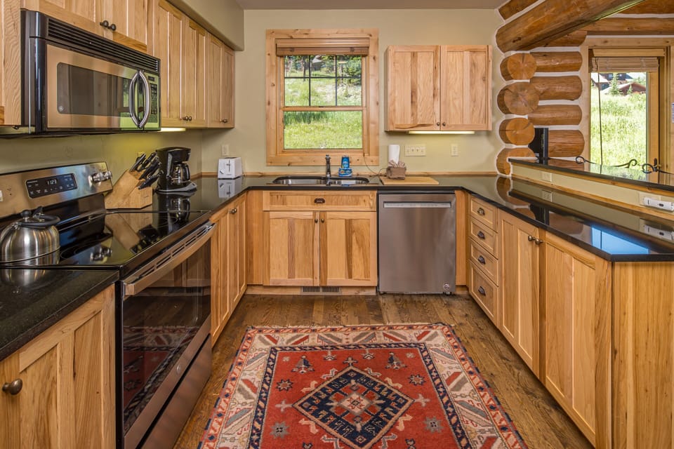 Ample counter space for prepping meals | Main Level