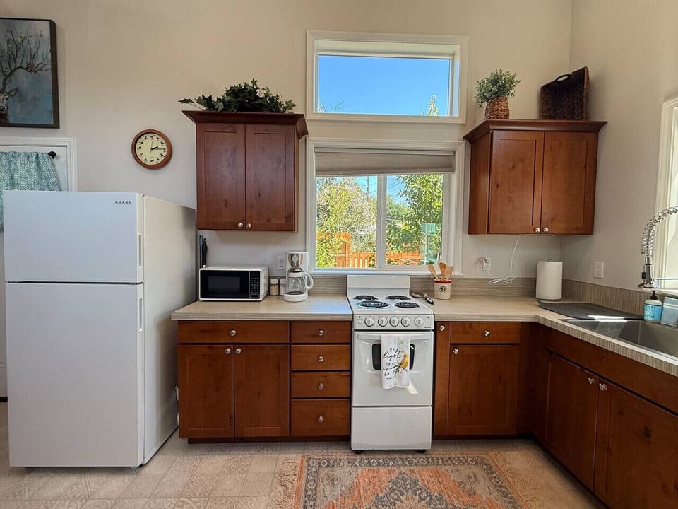 fully stocked modern kitchen