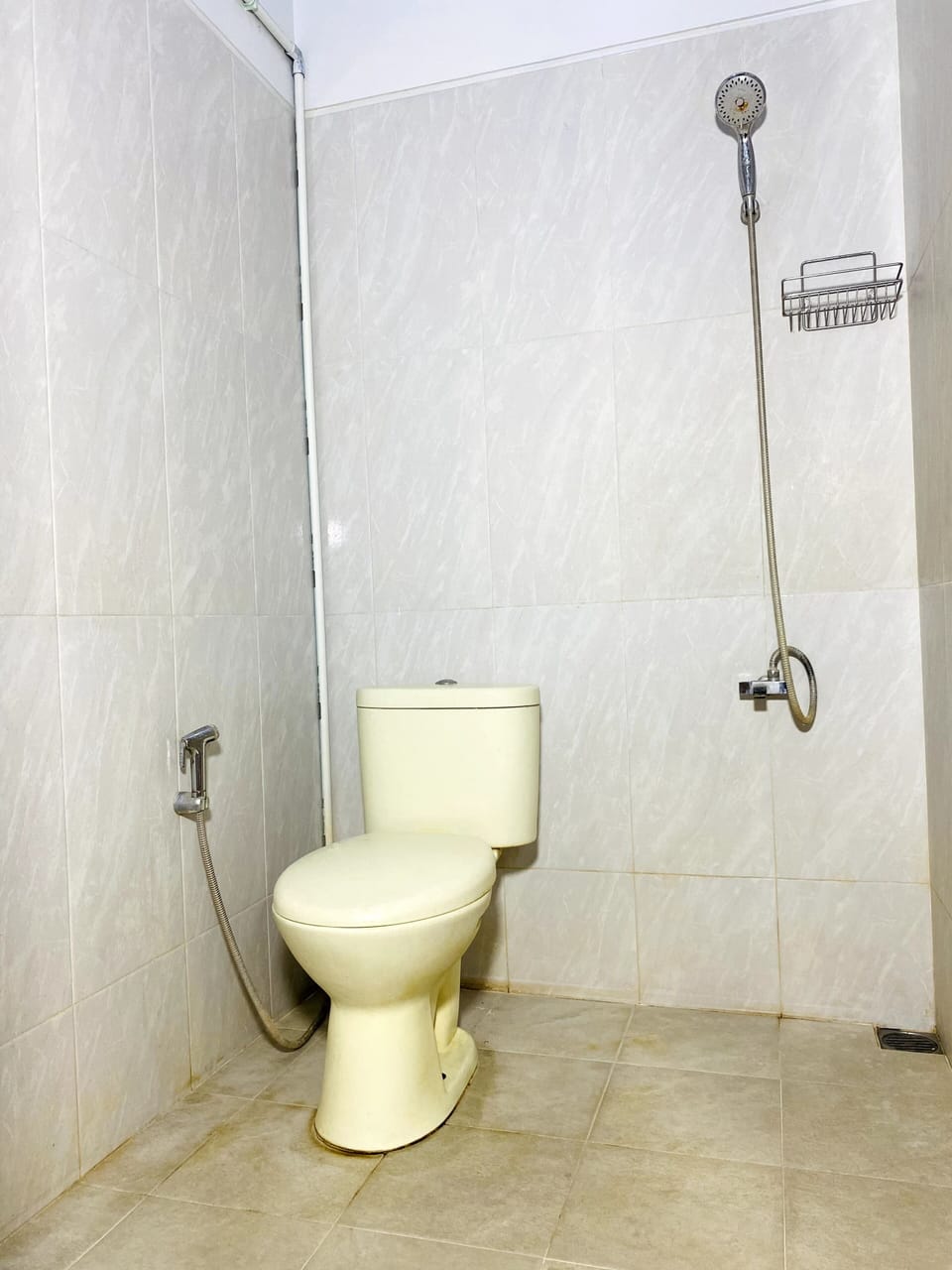 Shower, rainfall showerhead, towels, soap