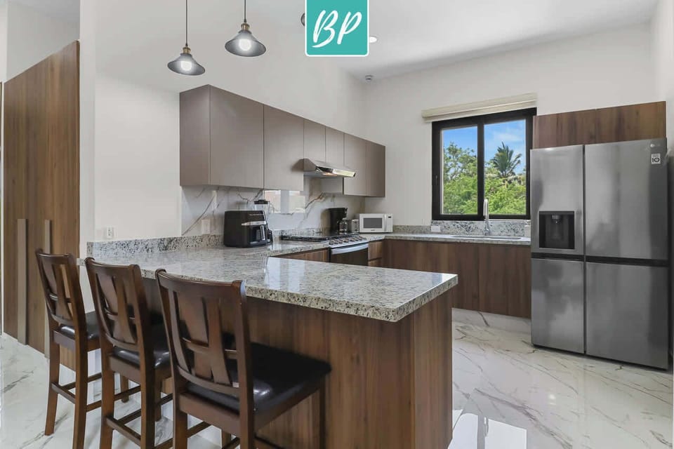  Kitchen Island with Seating