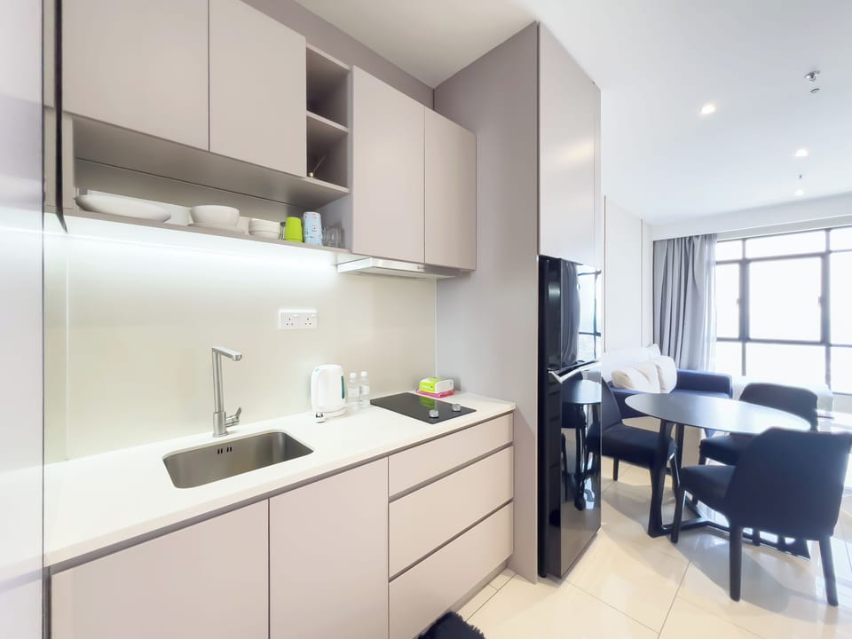 Luxury Apartment | Private kitchen | Microwave, electric kettle, cookware/dishes/utensils