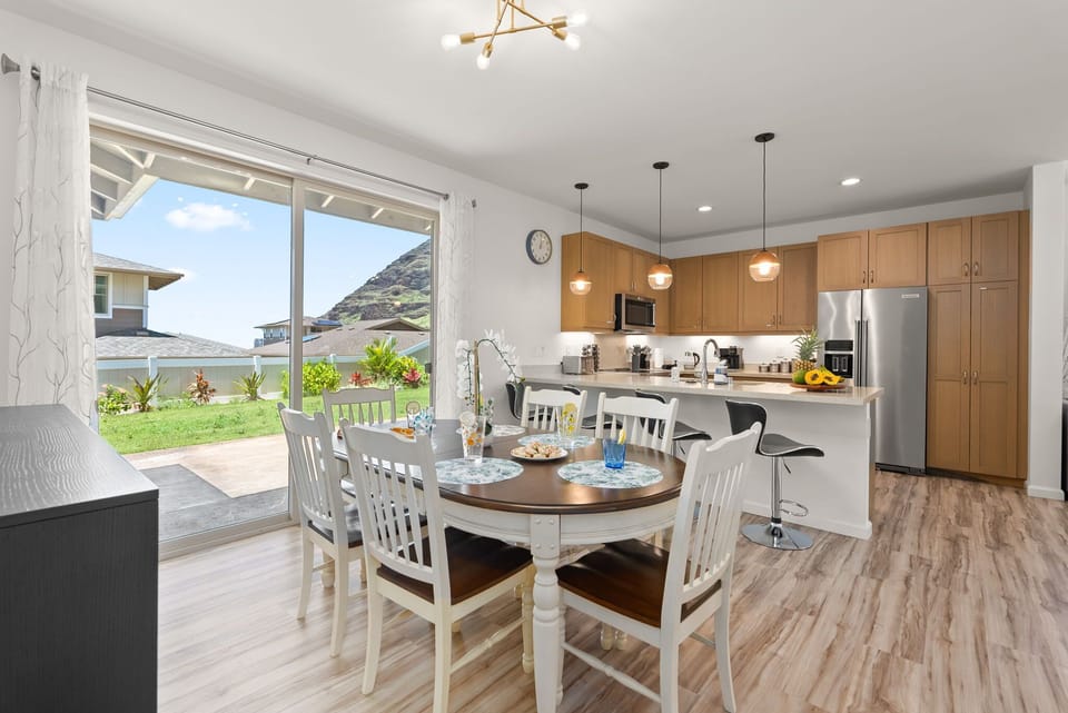 House, Pool Access, Mountain View (3 Bedrooms) | In-room dining