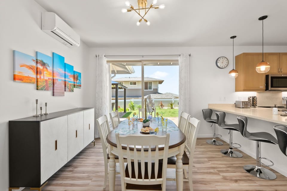 House, Pool Access, Mountain View (3 Bedrooms) | In-room dining