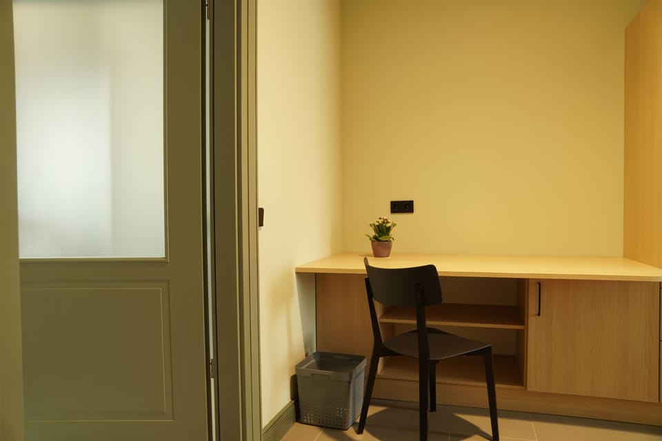 Deluxe Double Room, Garden View | Iron/ironing board, free WiFi