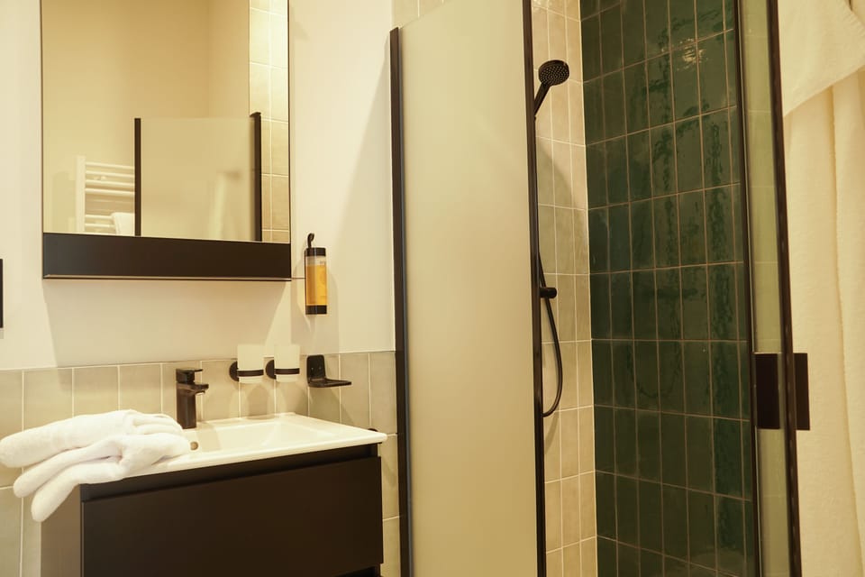 Deluxe Apartment, Garden View | Bathroom