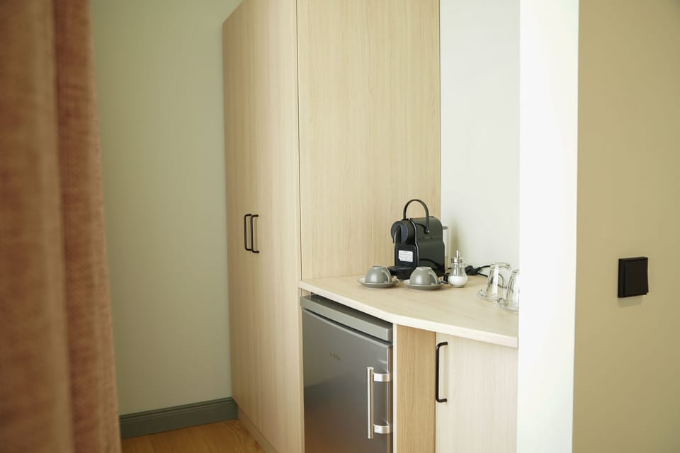 Deluxe Apartment, Garden View | Private kitchen