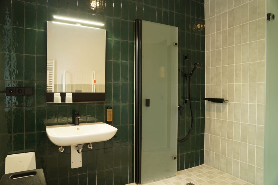 Deluxe Double Room, Garden View | Bathroom