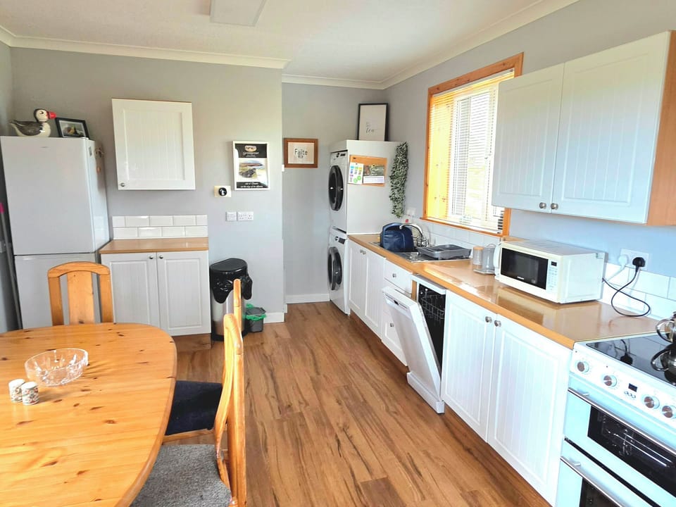 Cottage | Private kitchen | Cookware/dishes/utensils