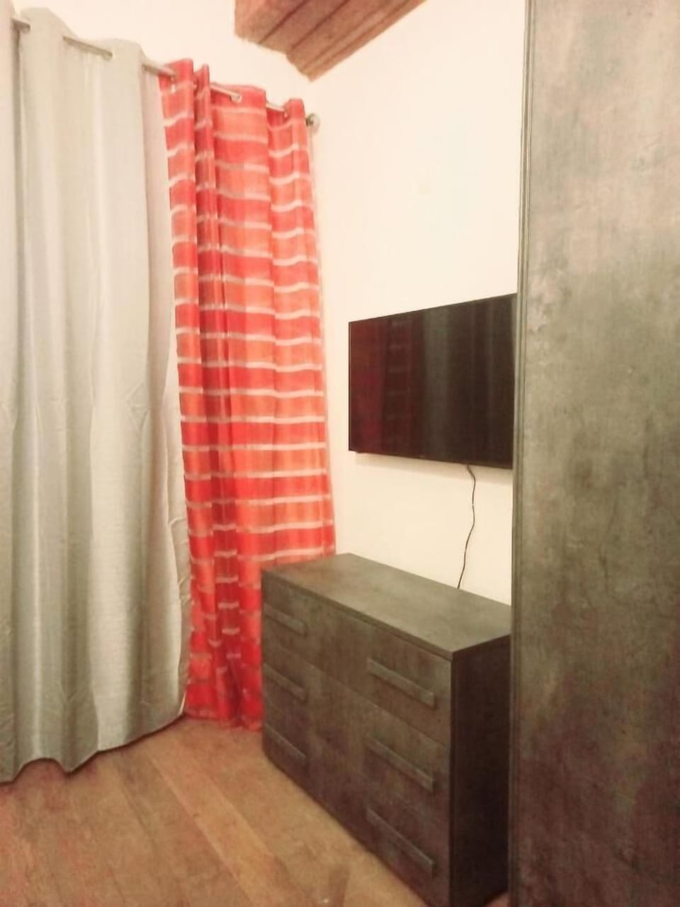 Classic Triple Room | Desk, free WiFi