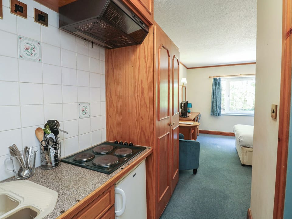 Cookware/dishes/utensils