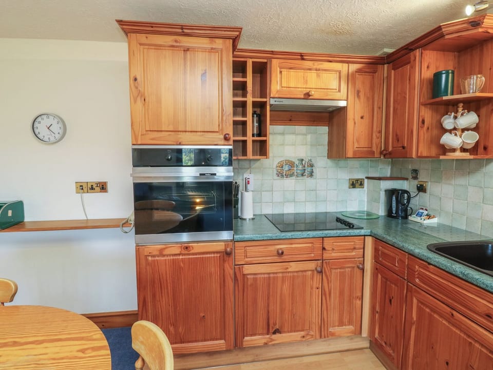 Fridge, microwave, toaster, cookware/dishes/utensils