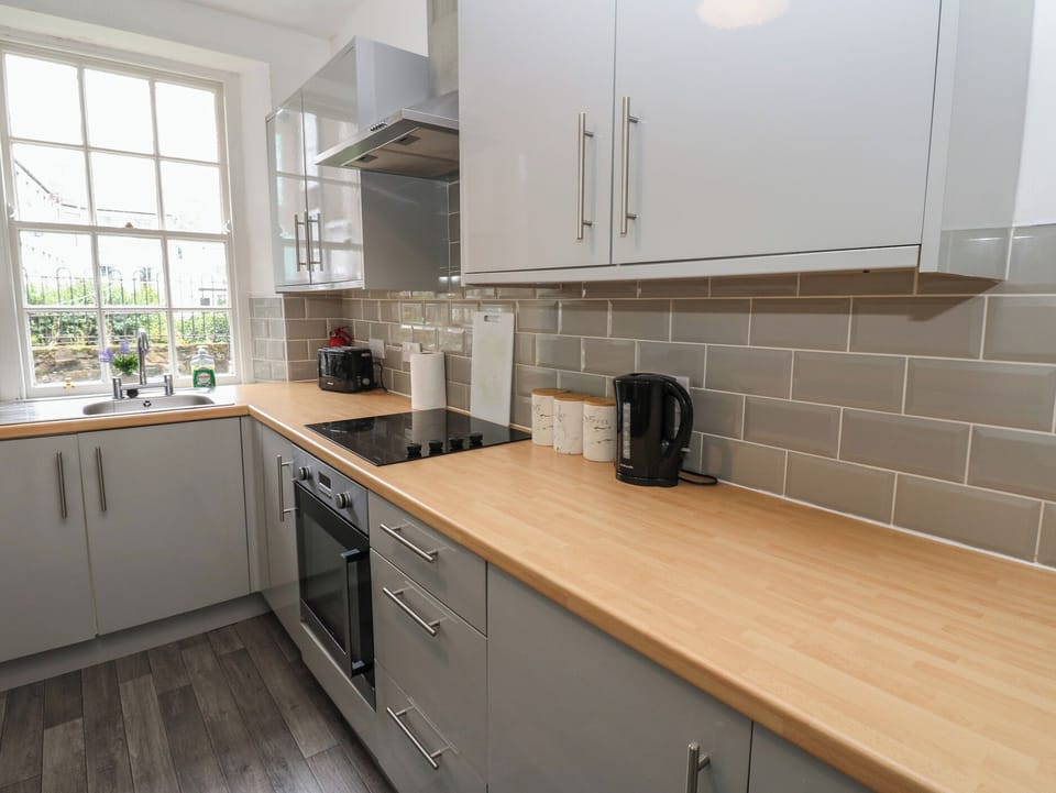 Cottage | Private kitchen | Cookware/dishes/utensils