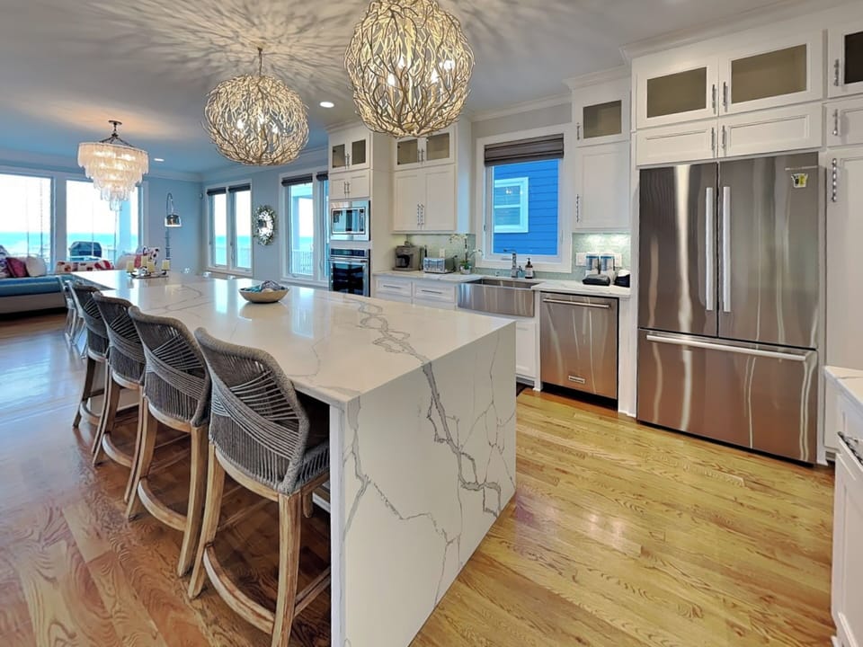 Kitchen - Fully Stocked Kitchen, Breakfast Bar Island