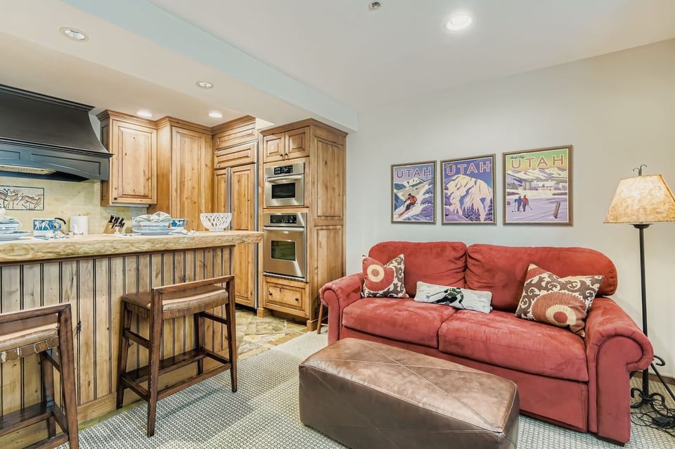 Condo, 3 Bedrooms | Interior