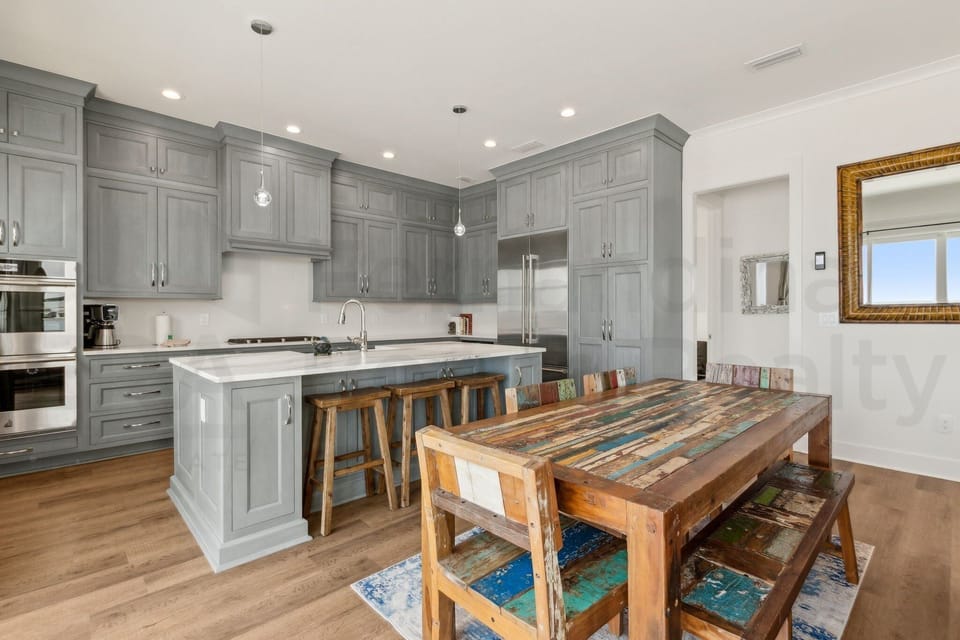 House, 5 Bedrooms | Dining