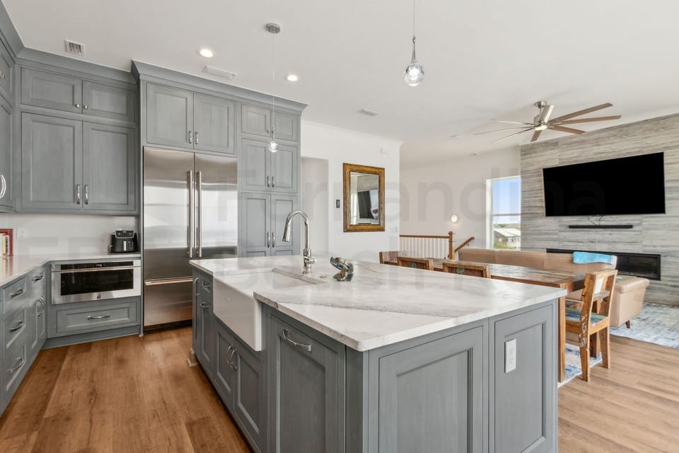 House, 5 Bedrooms | Private kitchen | Fridge, oven, coffee/tea maker, toaster
