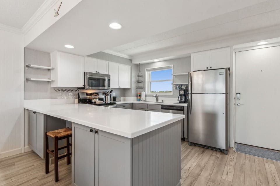 Condo, 2 Bedrooms | Private kitchen | Coffee/tea maker, fridge, oven, stovetop