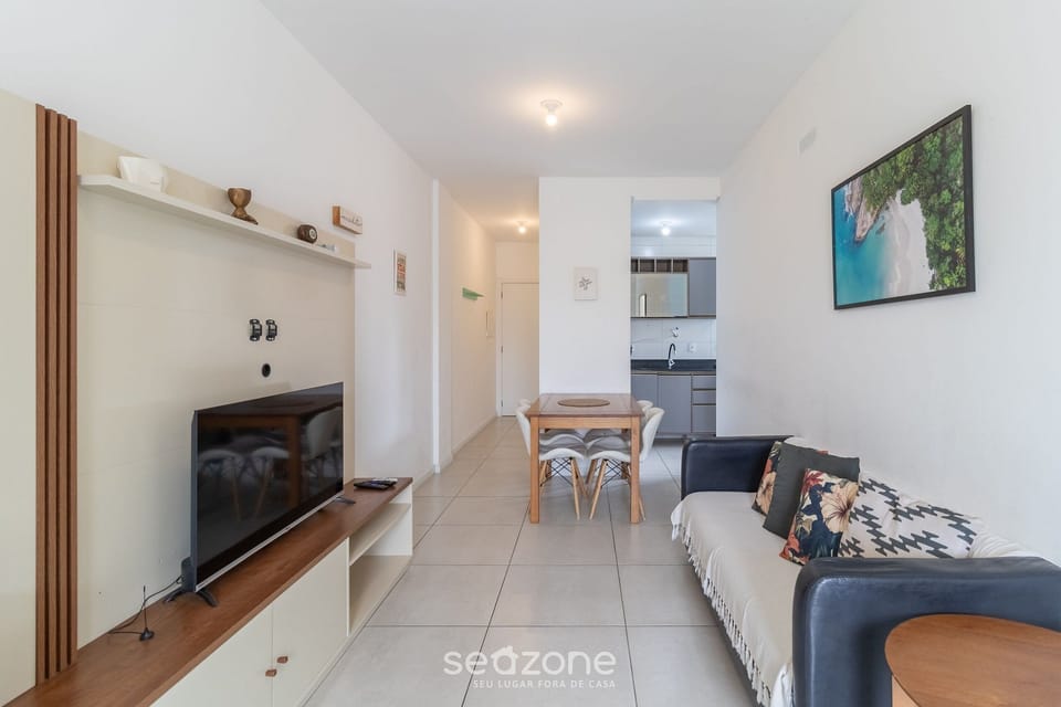 Basic Apartment | Living area