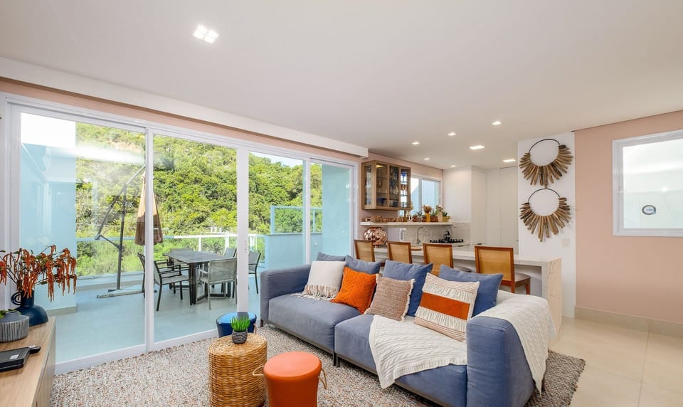 Basic Apartment | Living area | TV