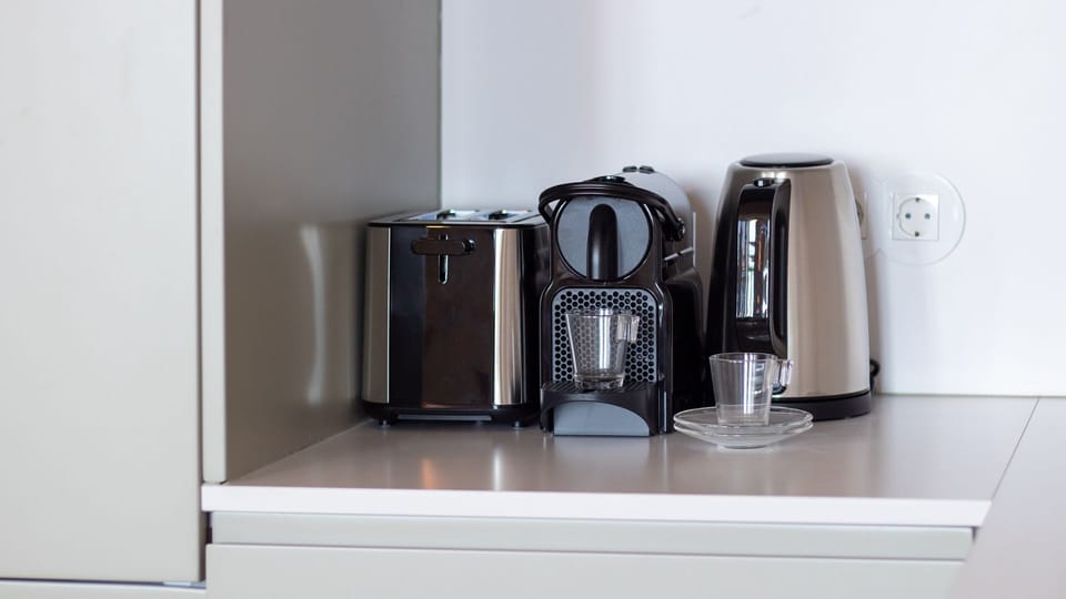 Everything you need for the perfect morning brew at your fingertips. #CoffeeTime #BreakfastReady #KitchenEssentials