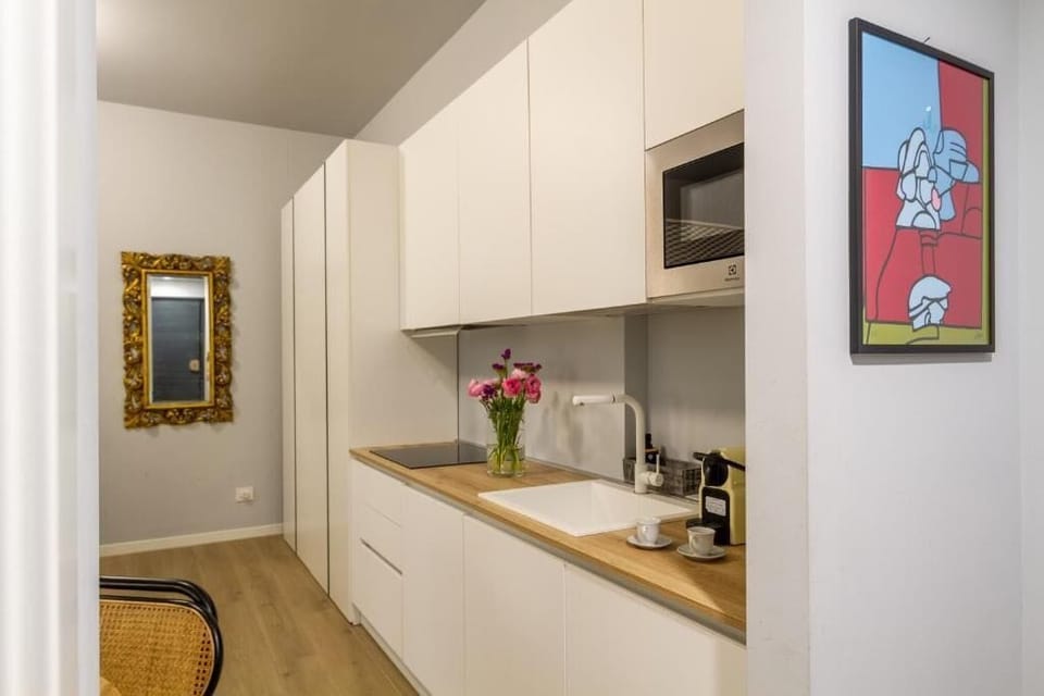 Fridge, espresso maker, coffee/tea maker, electric kettle