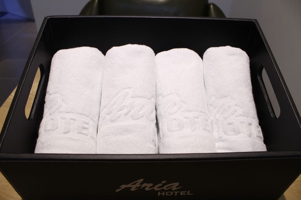 Shower, free toiletries