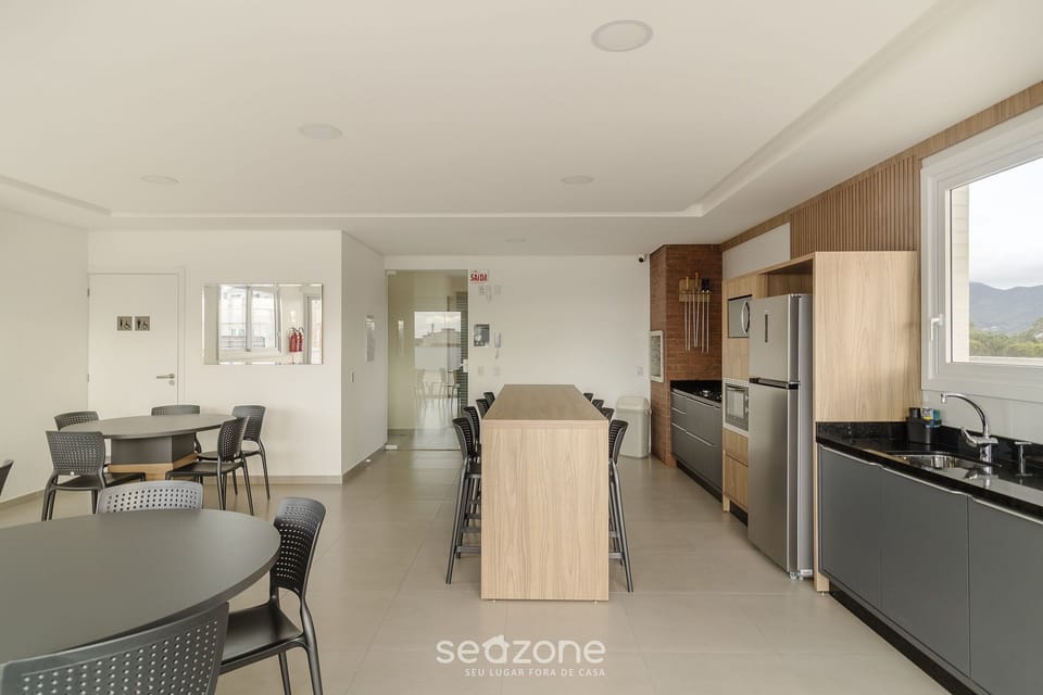 Basic Apartment | Dining