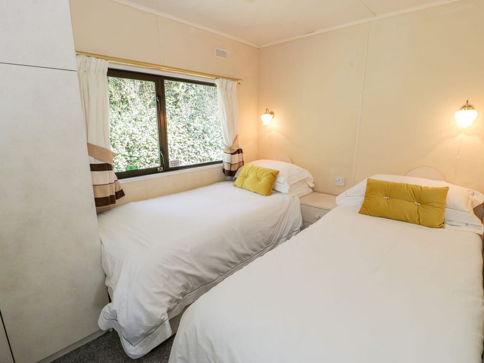 2 bedrooms, individually decorated, individually furnished, free WiFi