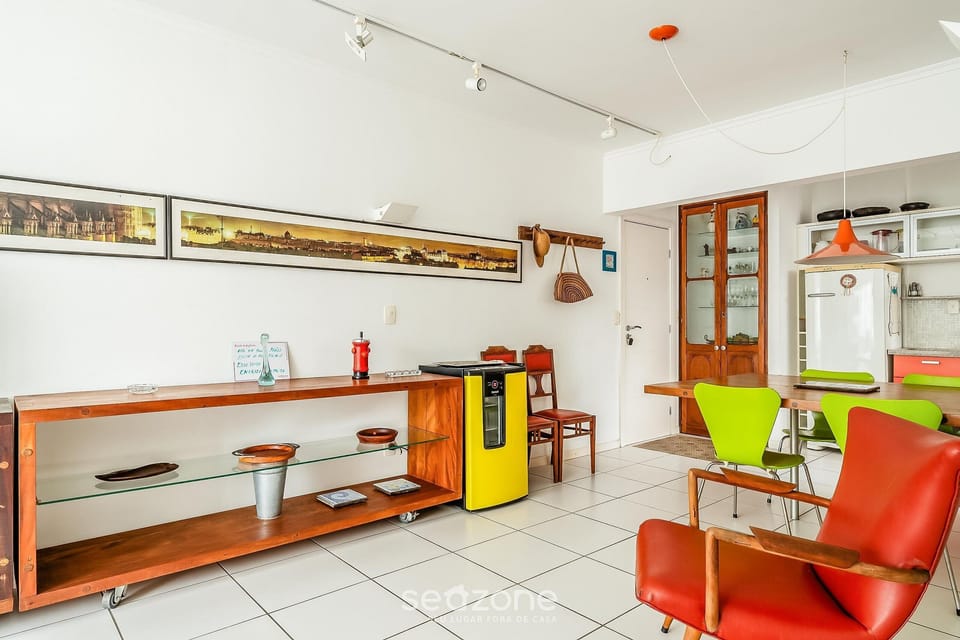 Basic Apartment | Dining
