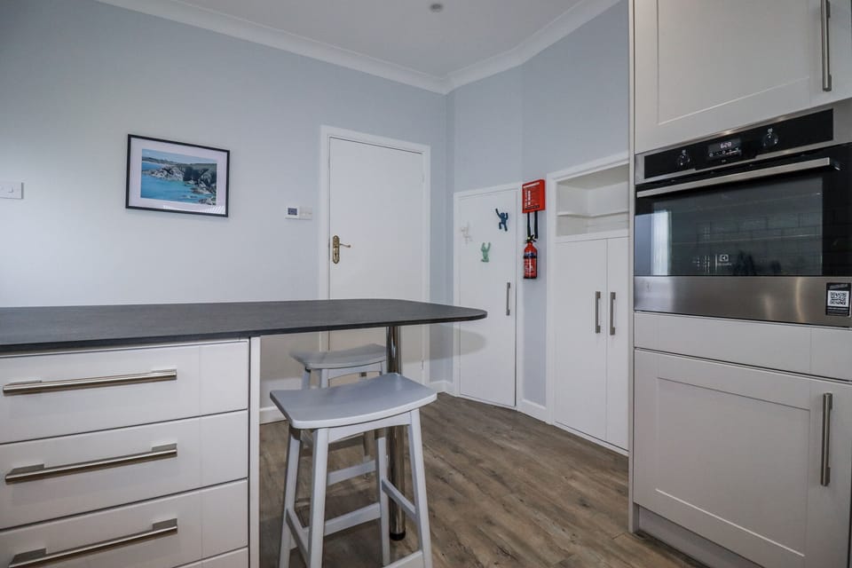 Cottage | Dining