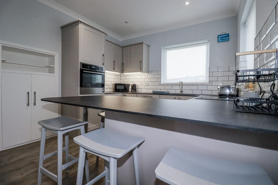 Cottage | Private kitchen | Cookware/dishes/utensils