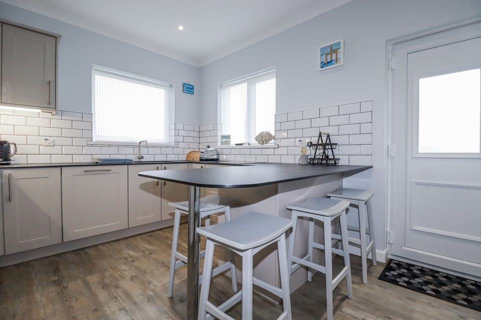 Cottage | Private kitchen | Cookware/dishes/utensils