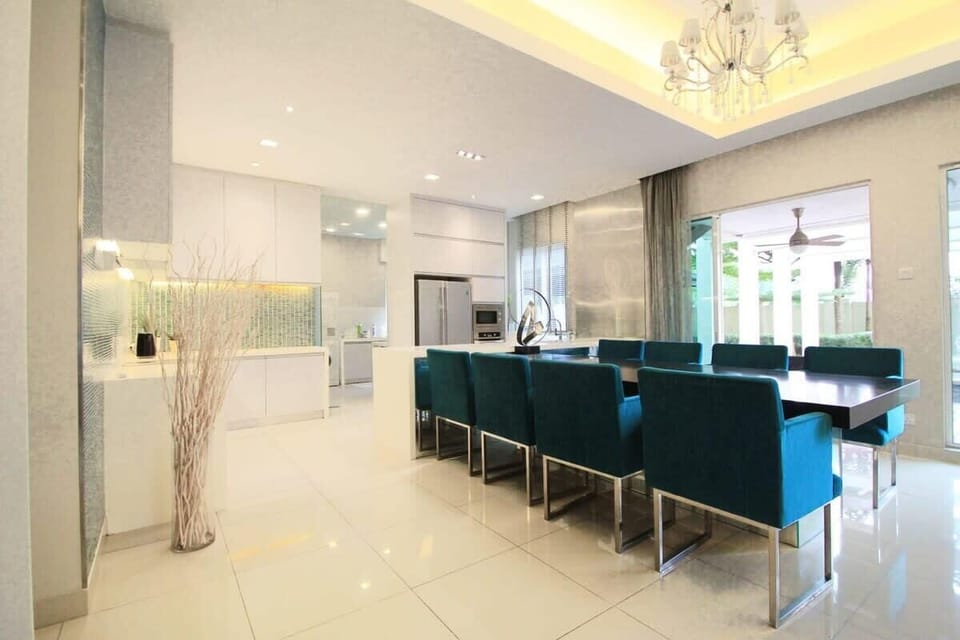 House (4 Bedrooms) | Interior