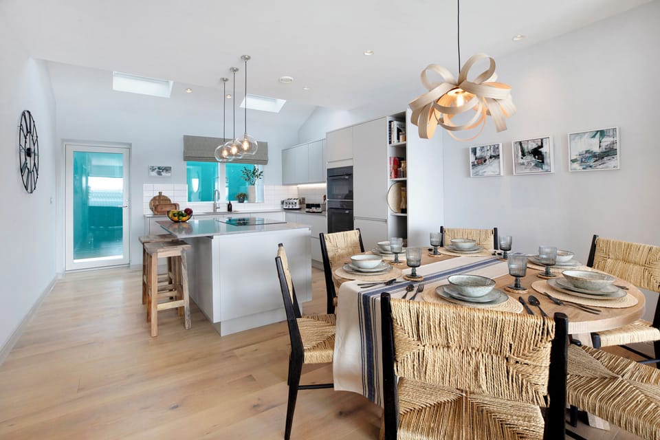 Studio (3 Bedrooms) | Interior