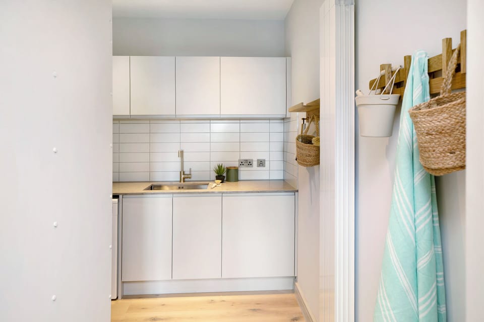Studio (3 Bedrooms) | Interior